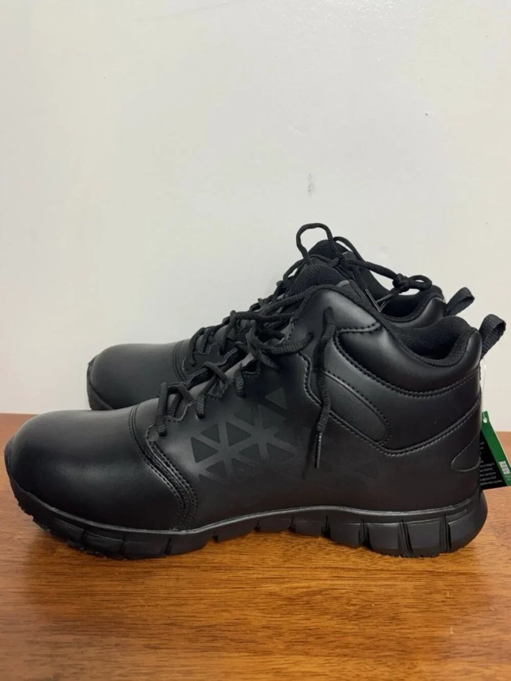 Share Reebok RB3204 Work Boots Men’s 13W EH SR Black Leather Safety Shoes New